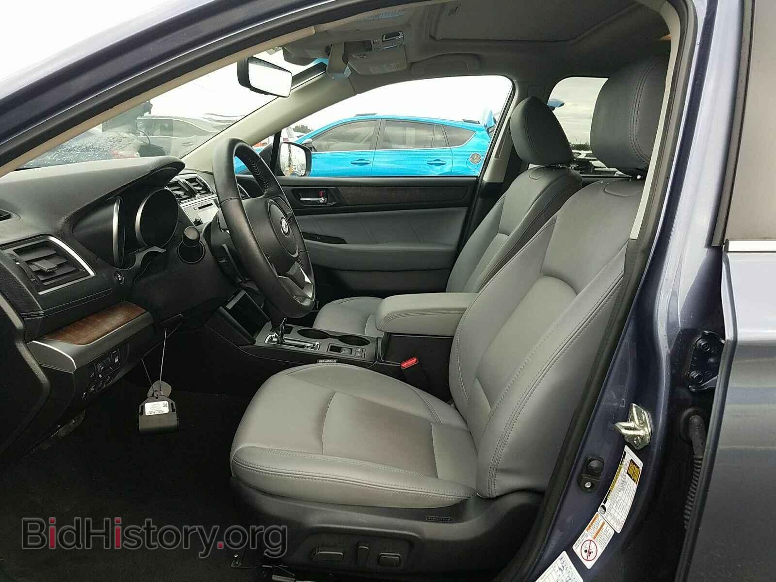 2018 Subaru Outback - VIN: 4S4BSANC7J3298067 - Фото 3