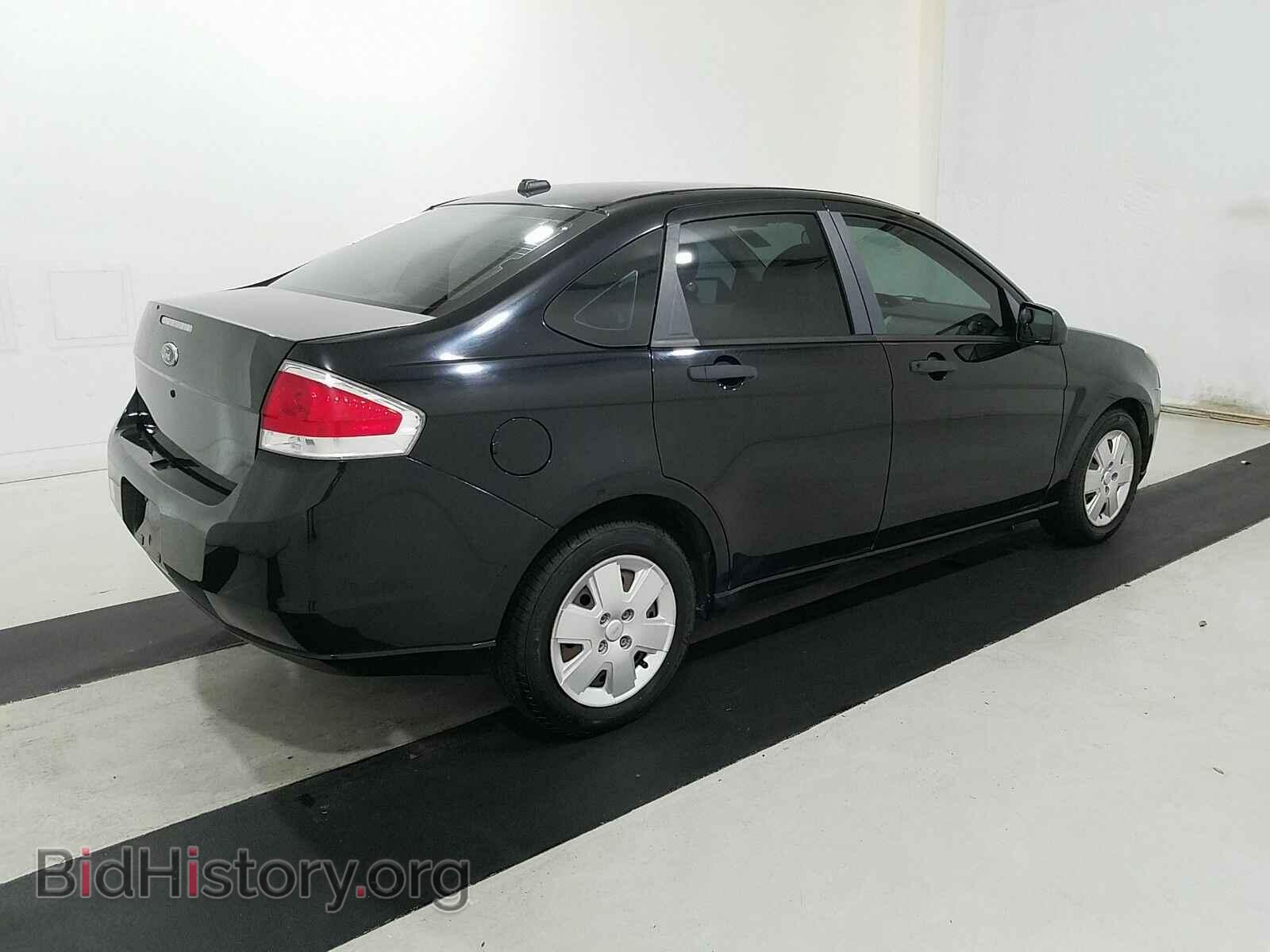 2008 Ford Focus - VIN: 1FAHP34N18W198446 - Фото 4