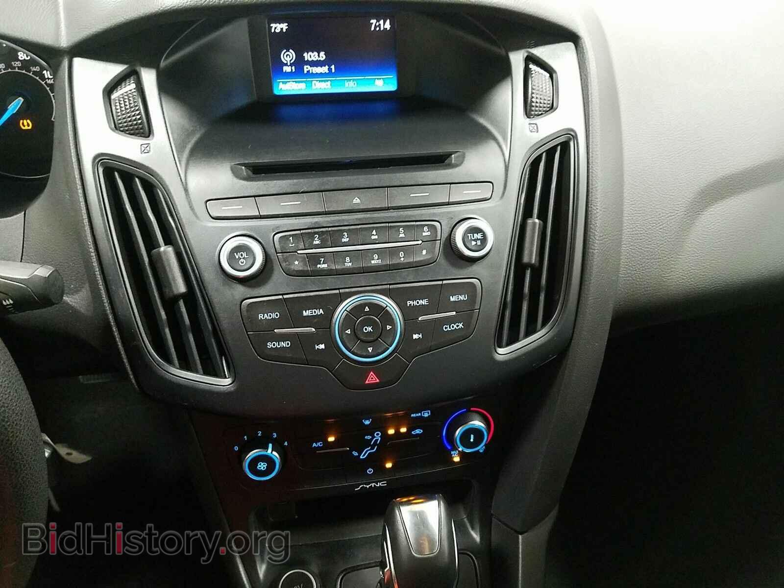 2016 Ford Focus - VIN: 1FADP3F26GL248792 - Photo 4