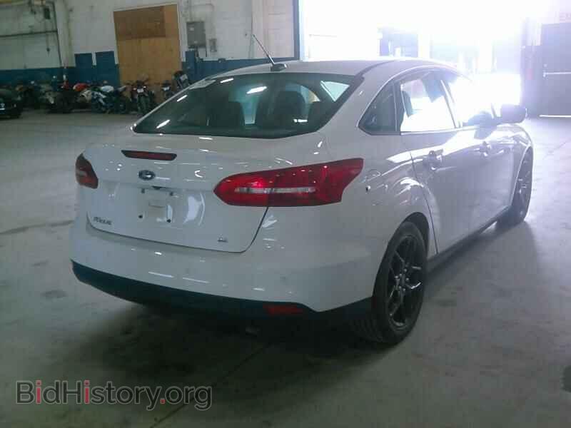 2016 Ford Focus - VIN: 1FADP3F27GL225506 - Photo 2