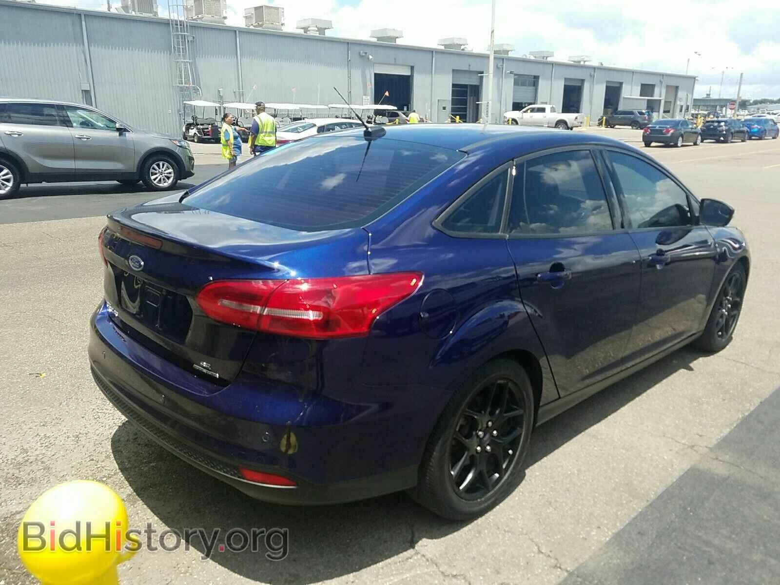 2016 Ford Focus - VIN: 1FADP3F22GL237904 - Photo 2