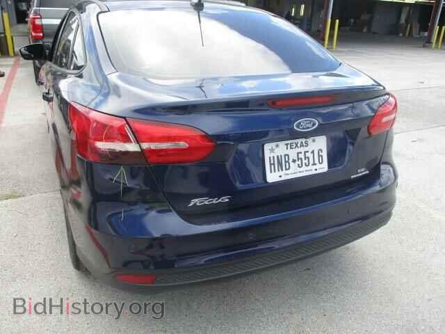 2016 Ford Focus - VIN: 1FADP3F22GL237904 - Photo 10