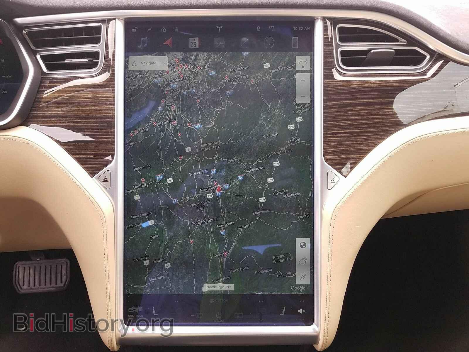 2015 Tesla Model S - VIN: 5YJSA1E28FF117941 - Photo 4