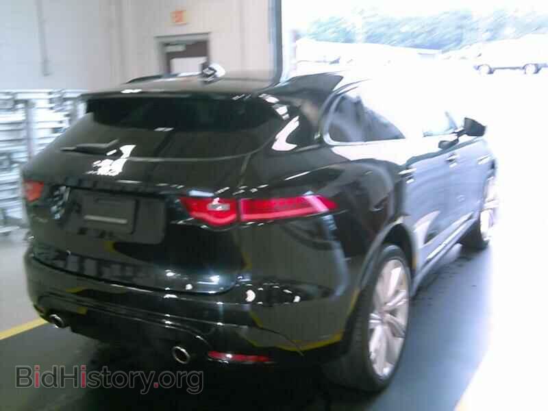 2017 Jaguar F-PACE - VIN: SADCM2BVXHA058794 - Фото 2