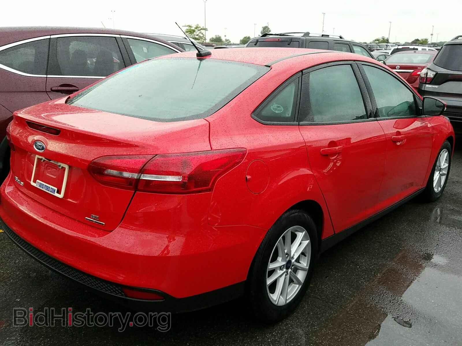 2016 Ford Focus - VIN: 1FADP3F24GL281192 - Photo 2