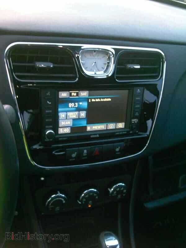 2013 Chrysler 200 - VIN: 1C3CCBBB2DN738796 - Фото 4