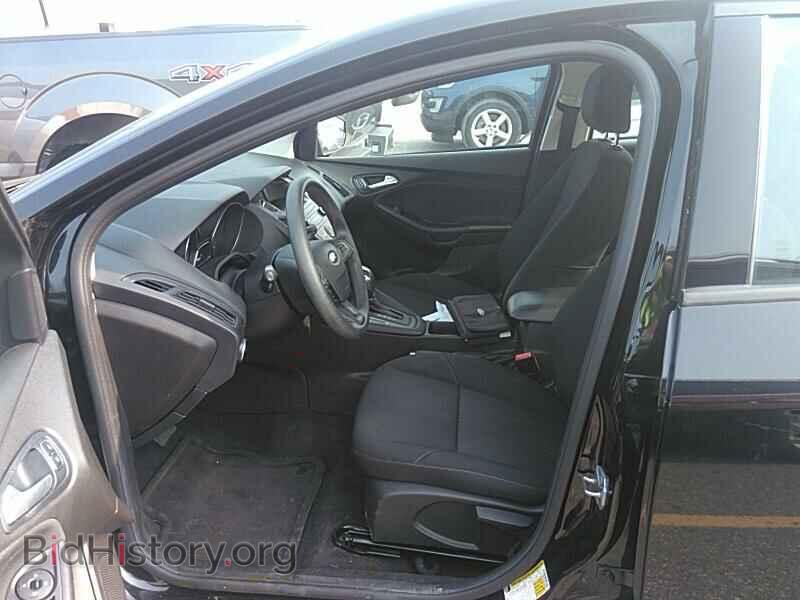 2016 Ford Focus - VIN: 1FADP3F27GL343703 - Photo 3