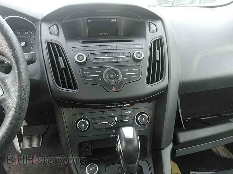 2016 Ford Focus - VIN: 1FADP3F27GL343703 - Photo 4