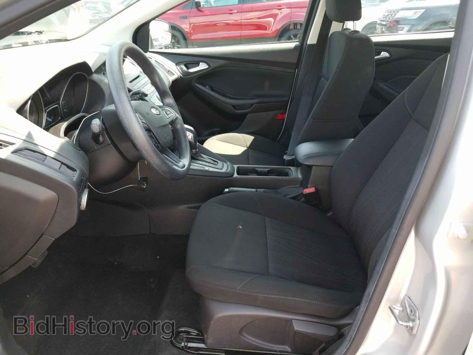 2016 Ford Focus - VIN: 1FADP3F28GL293040 - Фото 3