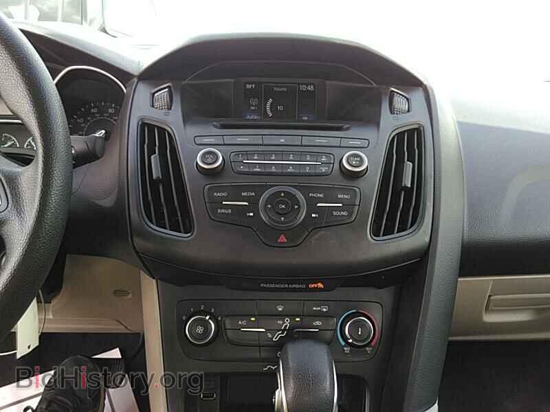 2017 Ford Focus - VIN: 1FADP3F23HL232857 - Фото 4