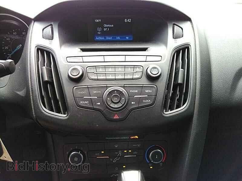 2016 Ford Focus - VIN: 1FADP3F27GL312306 - Photo 4