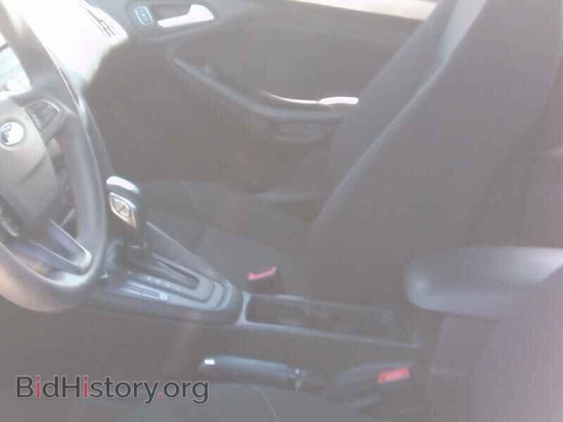 2016 Ford Focus - VIN: 1FADP3F23GL310245 - Photo 3