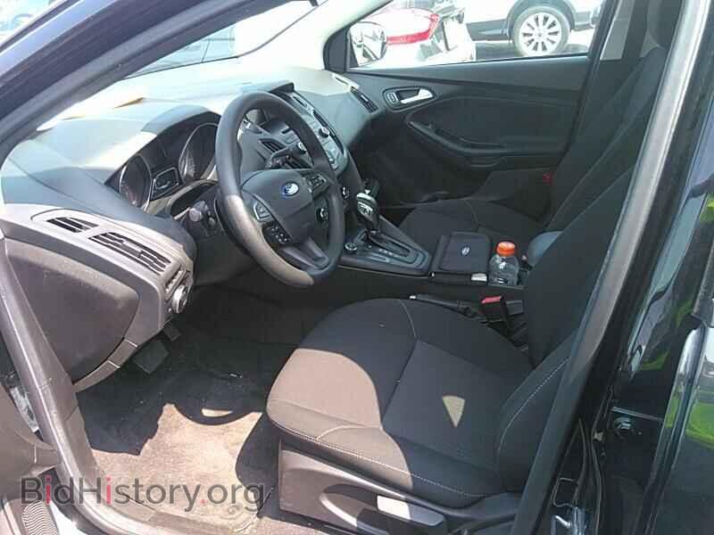 2016 Ford Focus - VIN: 1FADP3F25GL288622 - Photo 3
