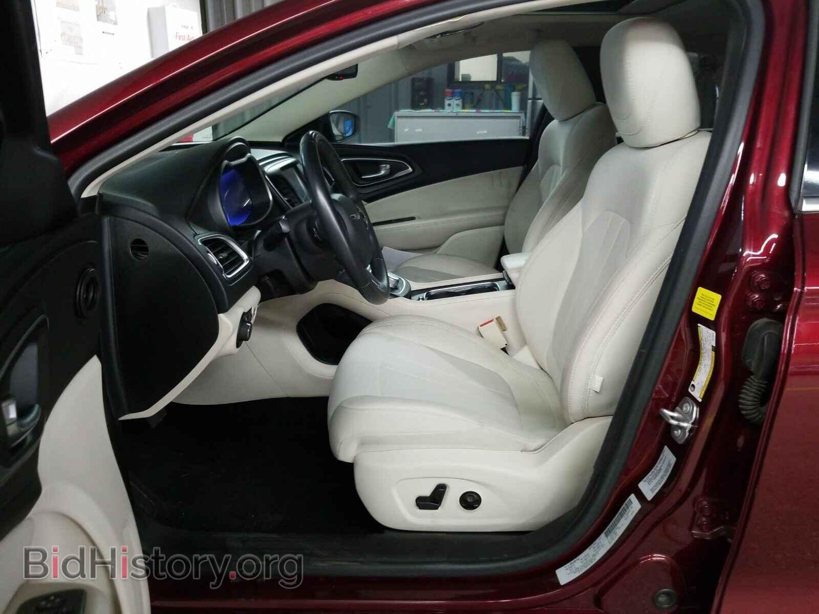 2016 Chrysler 200 - VIN: 1C3CCCAB2GN123032 - Фото 3
