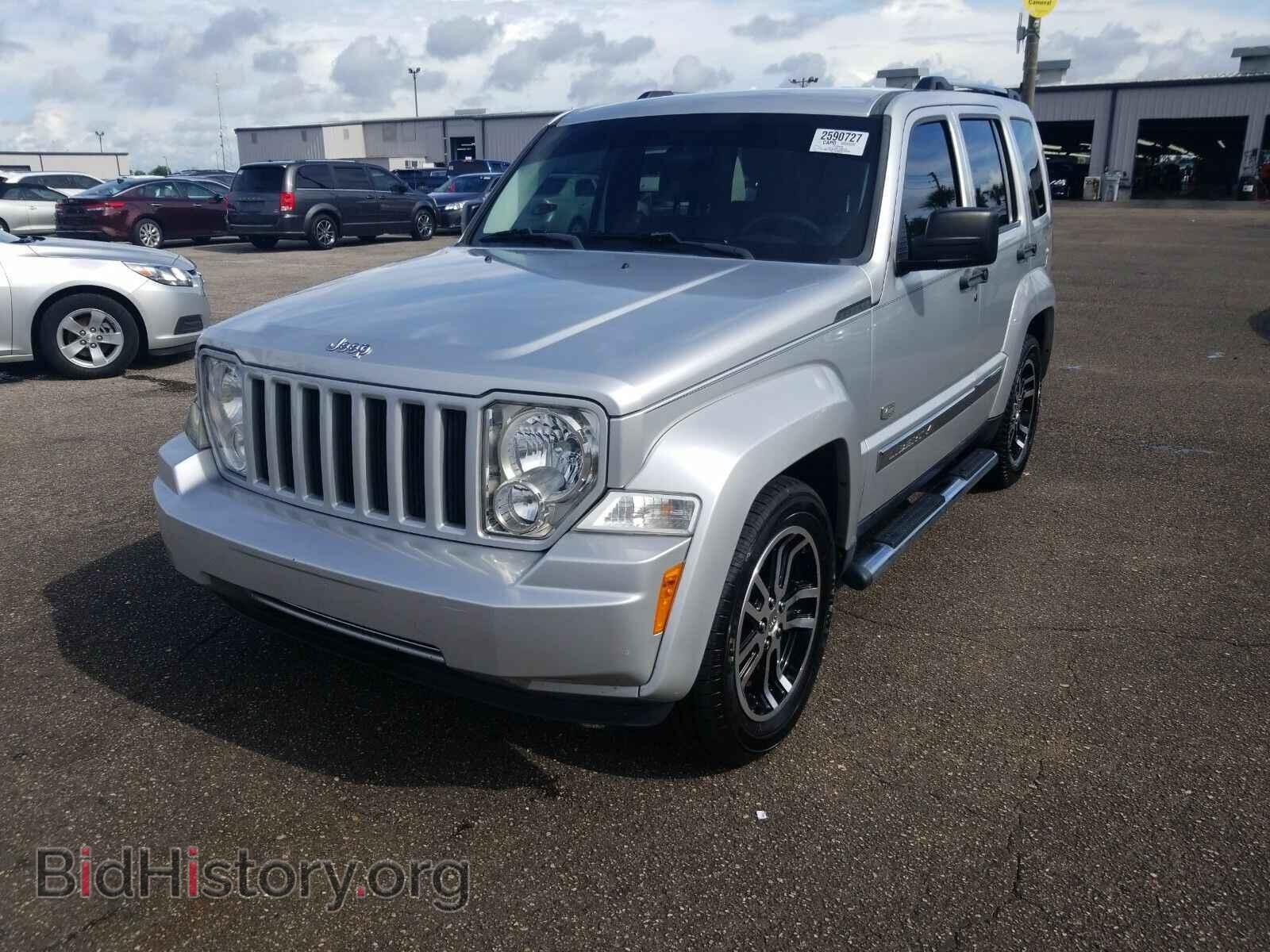 Photo 1J4PP2GK0BW563606 - Jeep Liberty 2011