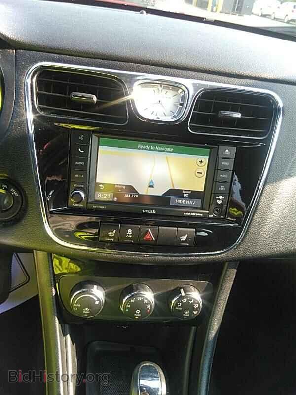 2014 Chrysler 200 - VIN: 1C3CCBCG1EN180063 - Фото 4