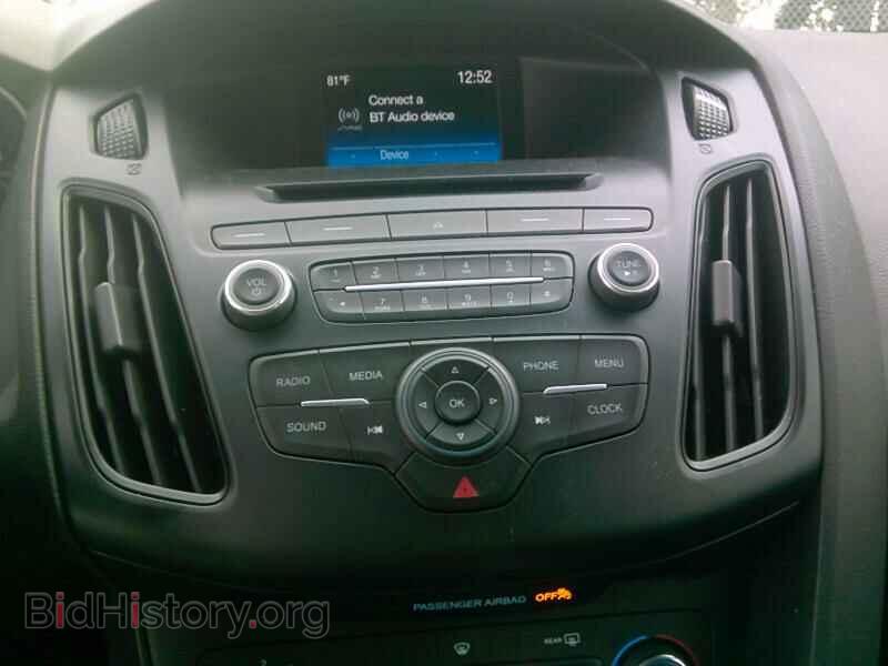 2016 Ford Focus - VIN: 1FADP3F22GL209035 - Photo 4