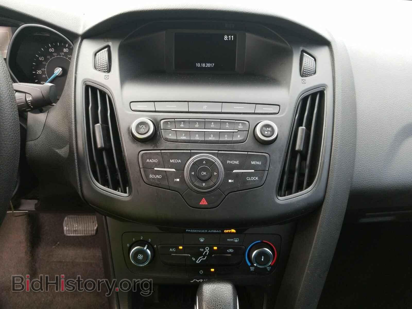 2018 Ford Focus - VIN: 1FADP3E24JL214651 - Фото 4