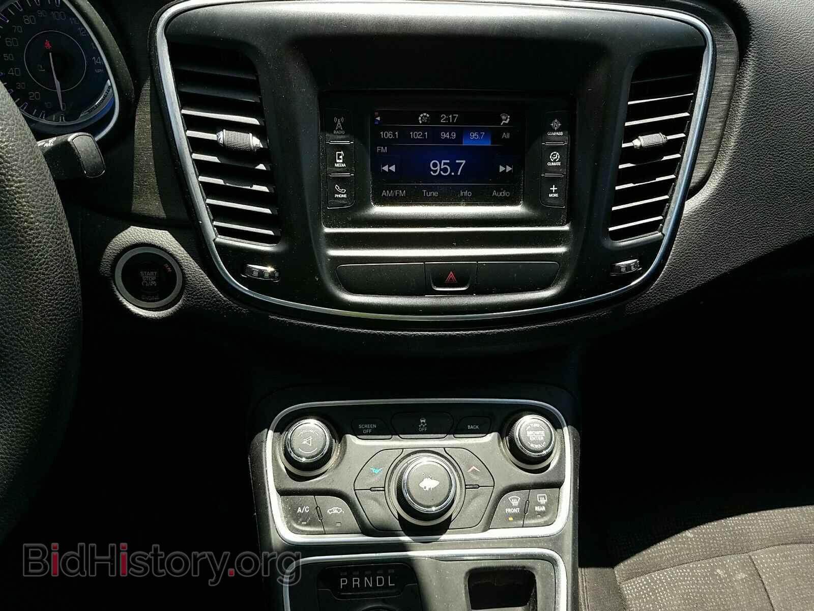 2016 Chrysler 200 - VIN: 1C3CCCAB3GN104666 - Фото 4