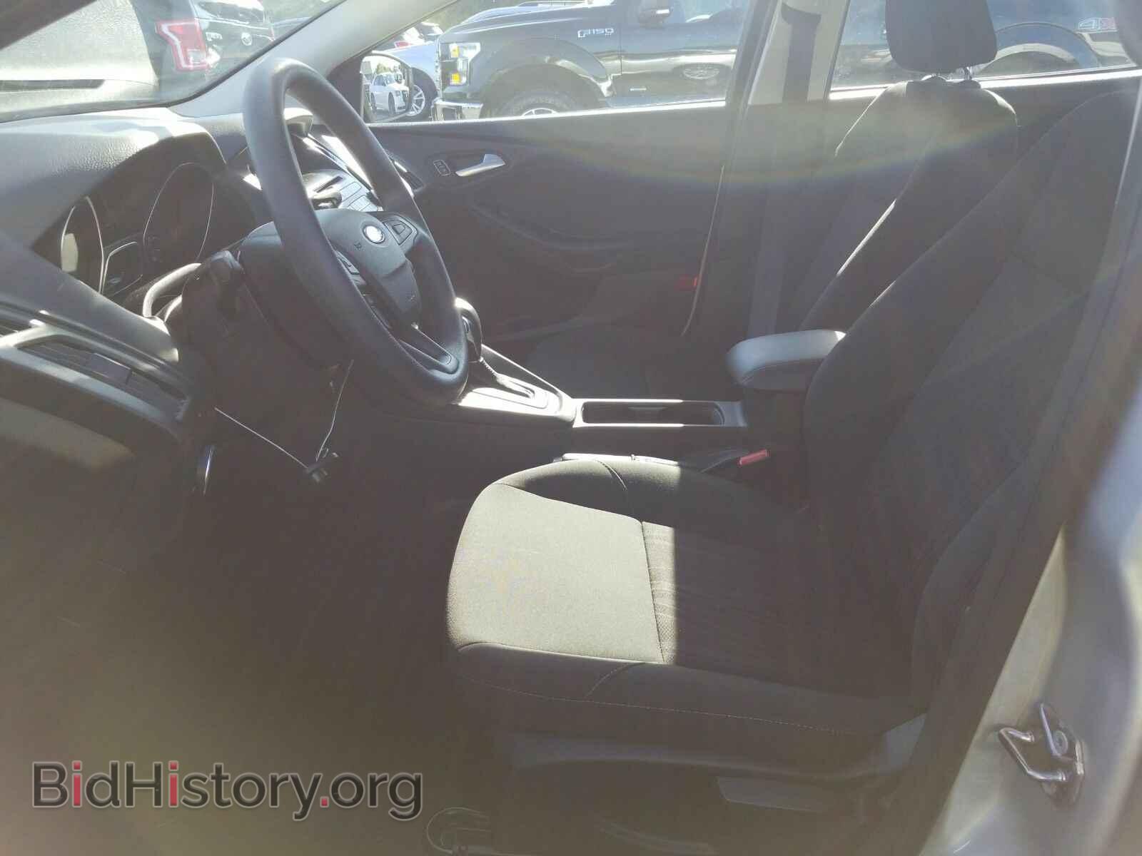 2016 Ford Focus - VIN: 1FADP3F29GL265831 - Photo 3