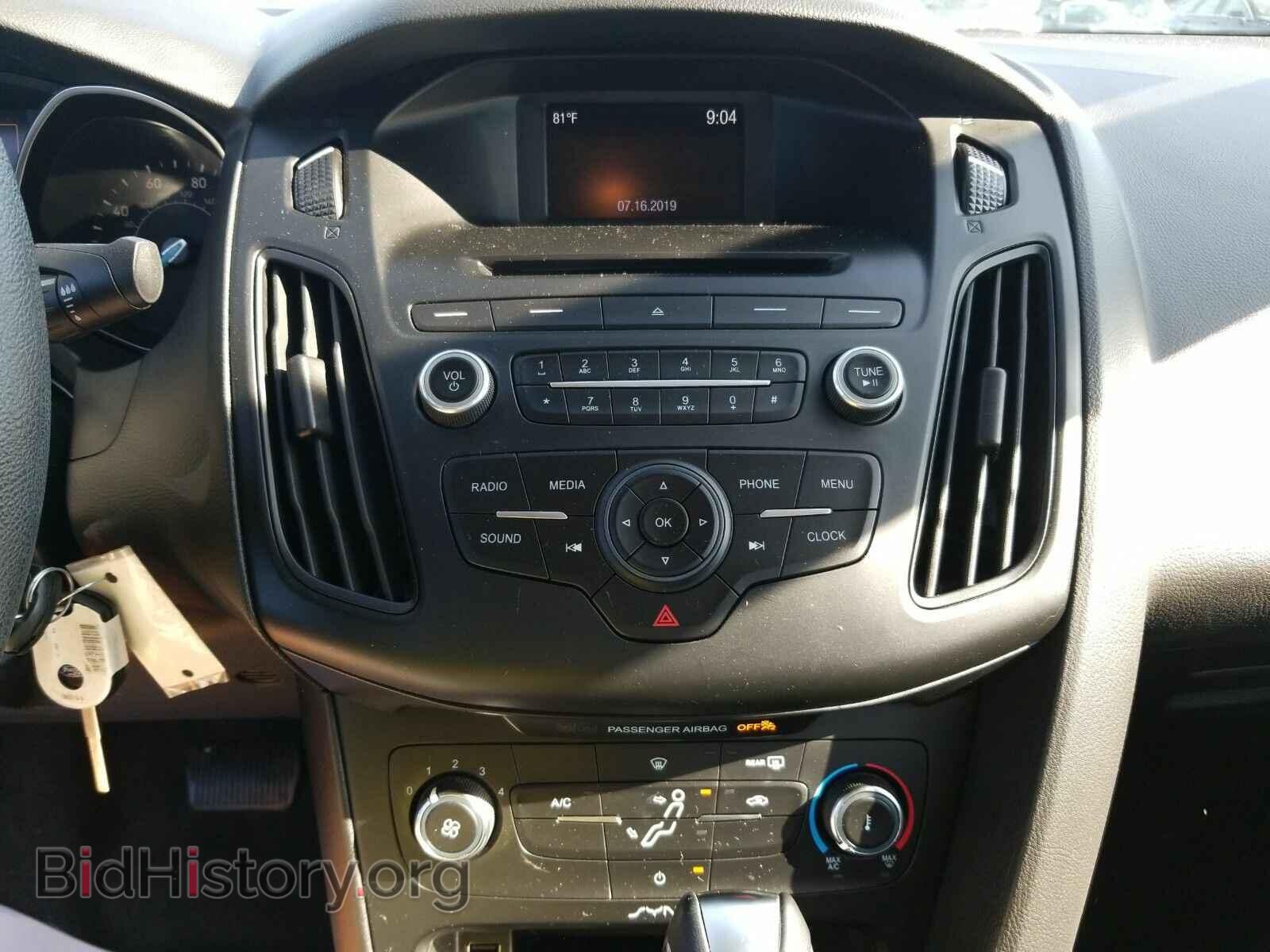 2016 Ford Focus - VIN: 1FADP3F29GL265831 - Photo 4