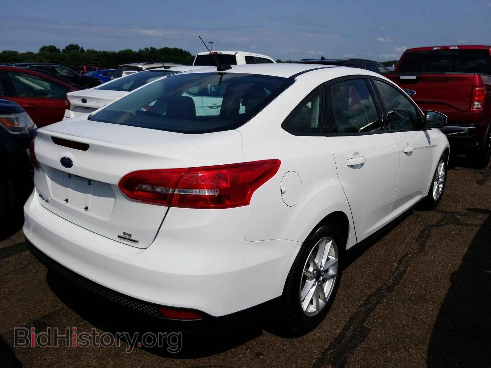 2016 Ford Focus - VIN: 1FADP3F24GL237399 - Photo 2