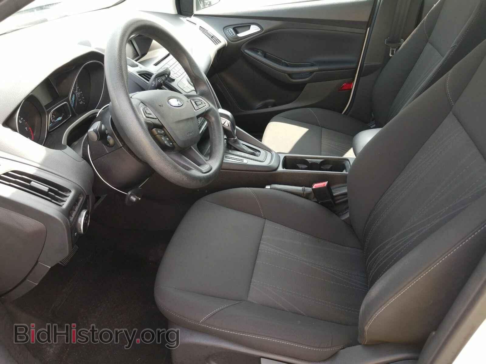 2016 Ford Focus - VIN: 1FADP3F24GL237399 - Photo 3