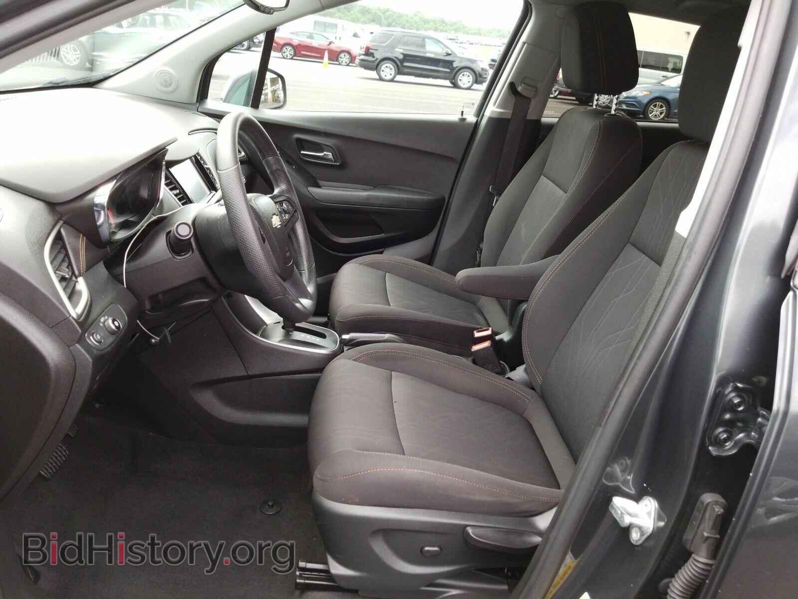 2017 Chevrolet Trax - VIN: 3GNCJPSB3HL266314 - Фото 3