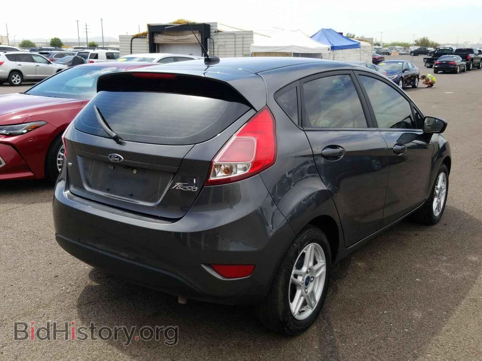 2018 Ford Fiesta - VIN: 3FADP4EJ7JM123918 - Фото 2