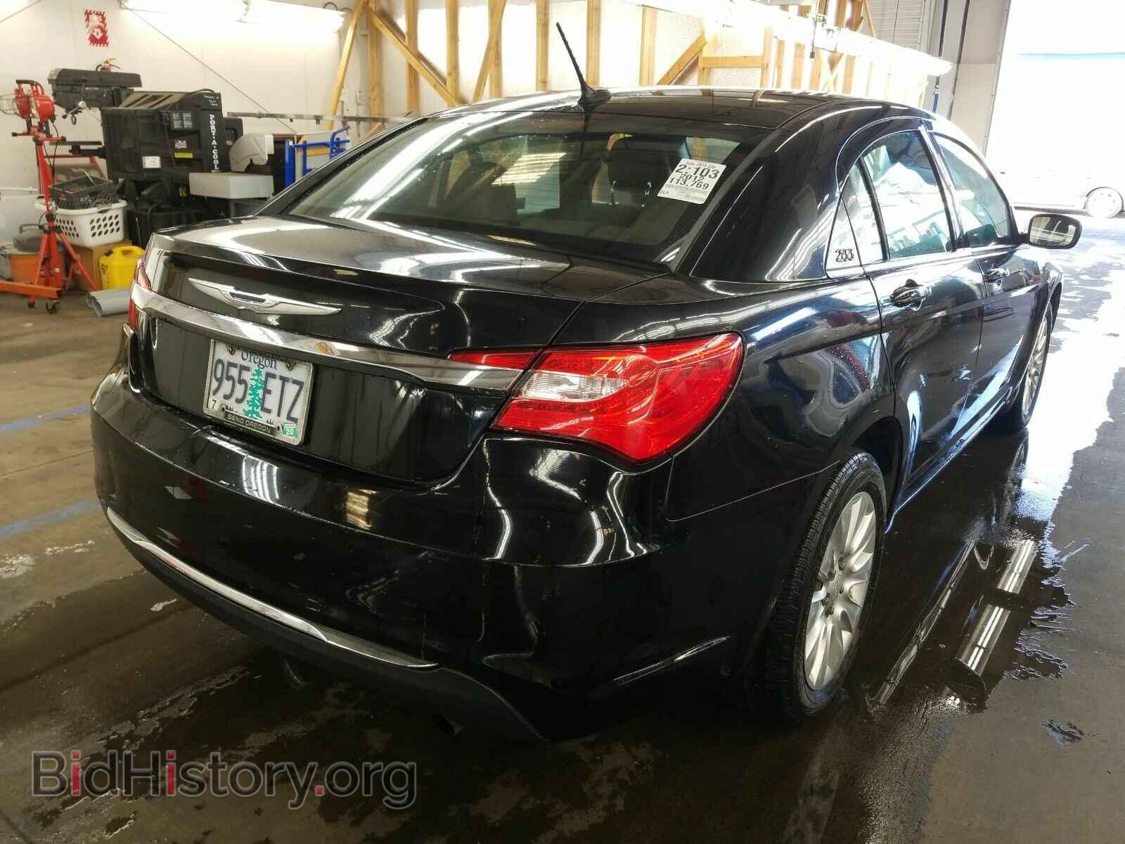 2012 Chrysler 200 - VIN: 1C3CCBAB4CN105829 - Фото 2
