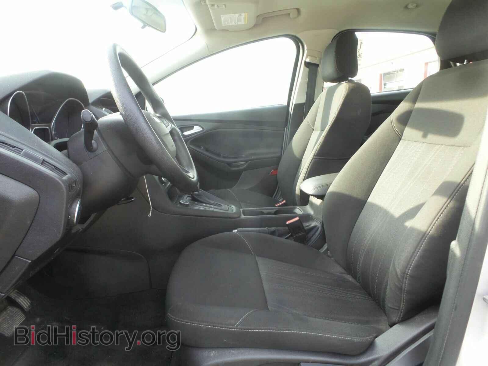 2015 Ford Focus - VIN: 1FADP3F20FL271841 - Photo 3