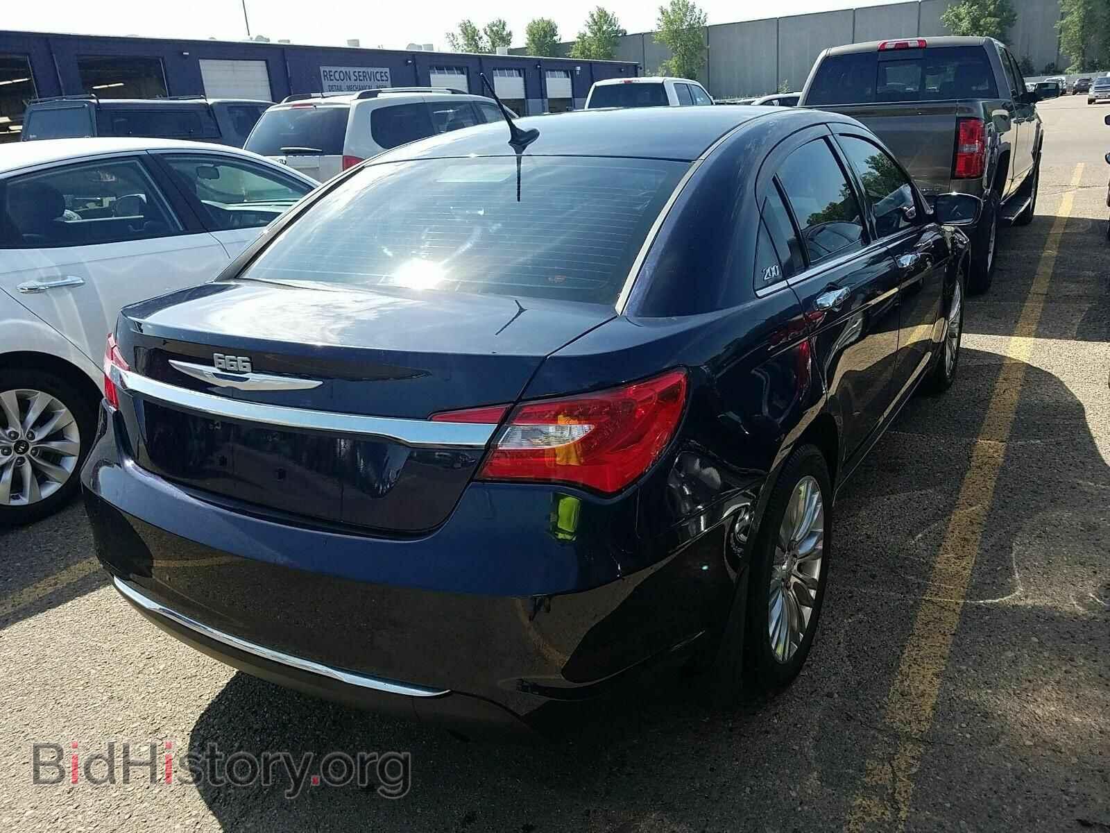 2012 Chrysler 200 - VIN: 1C3CCBCBXCN159990 - Фото 2