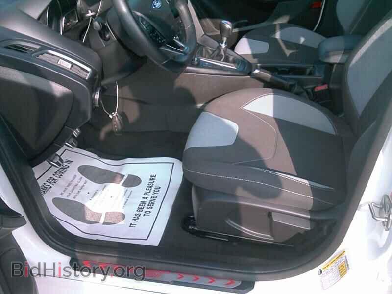 2018 Ford Focus - VIN: 1FADP3L96JL281946 - Фото 3