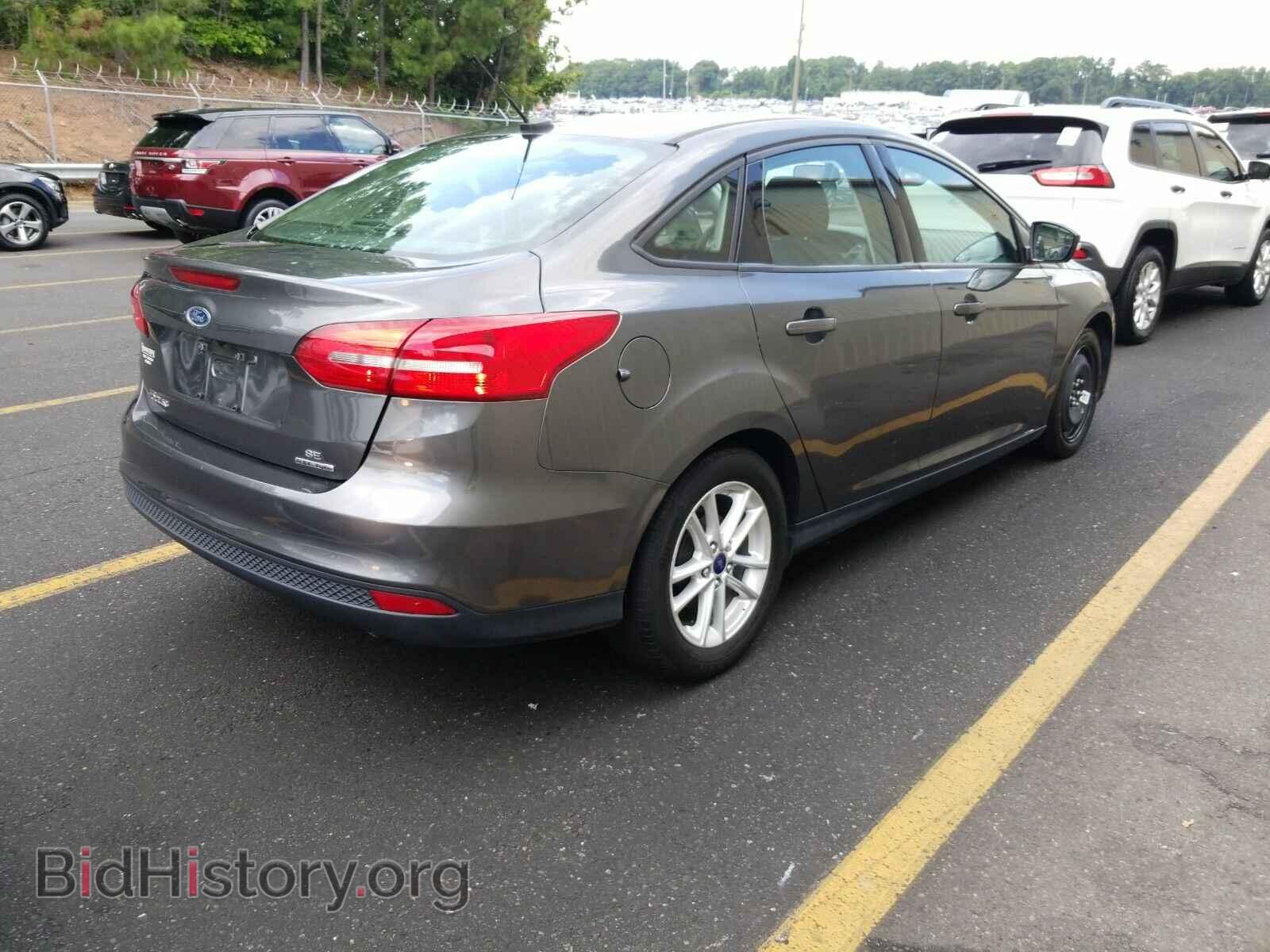 2016 Ford Focus - VIN: 1FADP3F26GL371024 - Photo 2