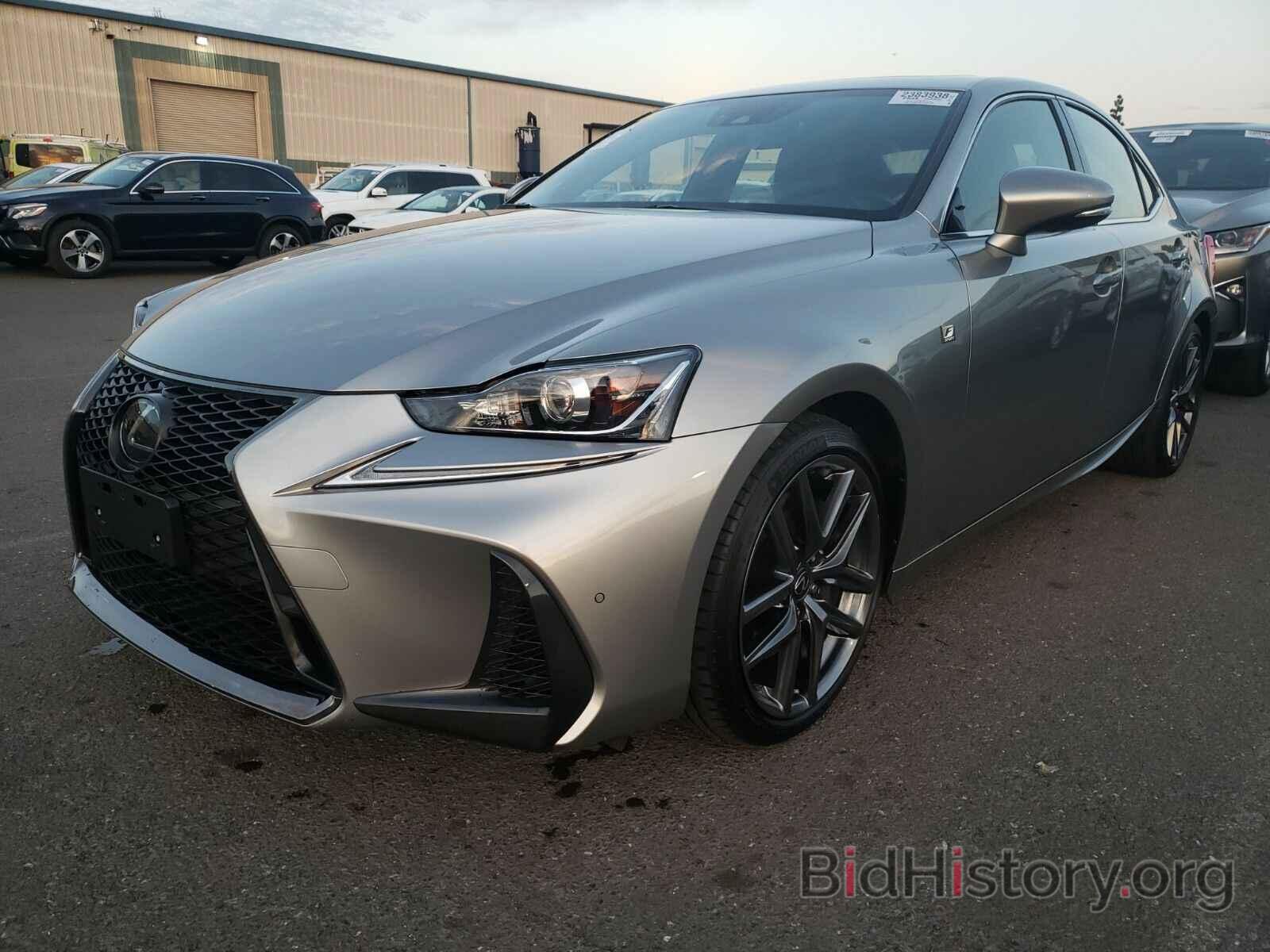 Photo JTHBA1D21J5078040 - Lexus IS 2018