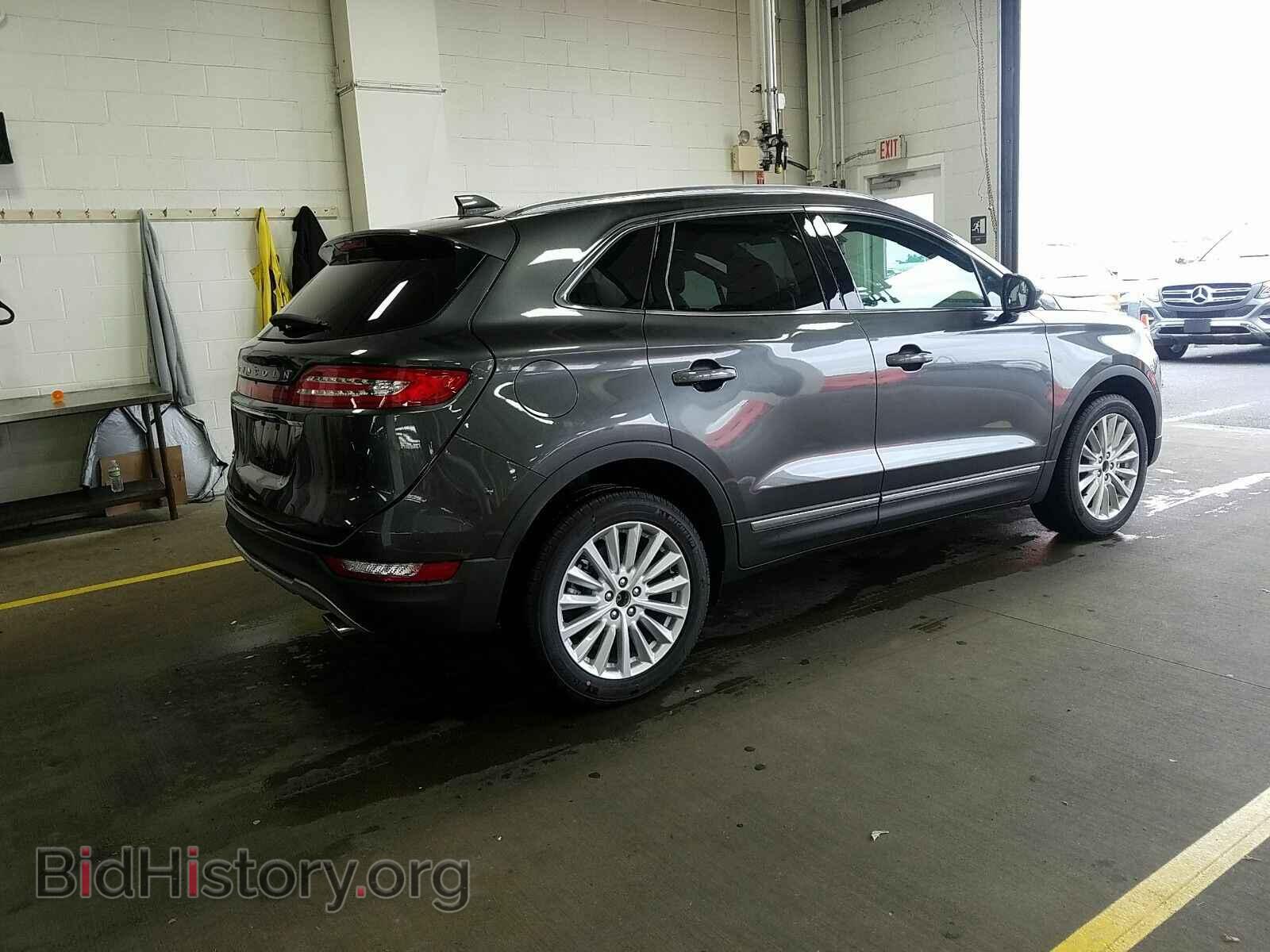 2019 Lincoln MKC - VIN: 5LMCJ1D94KUL33654 - Фото 2