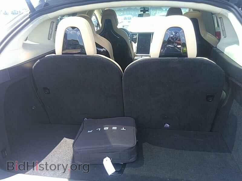 2016 Tesla Model X - VIN: 5YJXCBE2XGF007156 - Photo 7