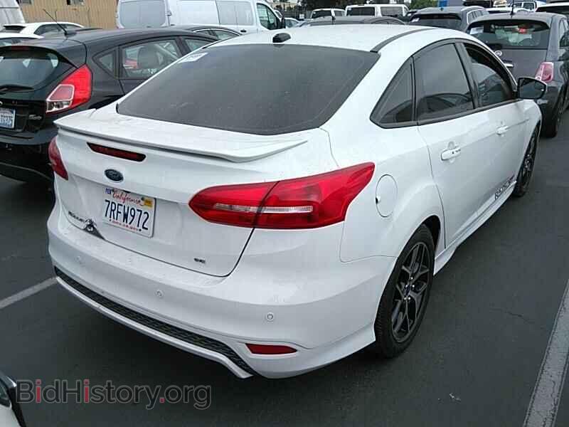 2016 Ford Focus - VIN: 1FADP3F22GL258364 - Photo 2
