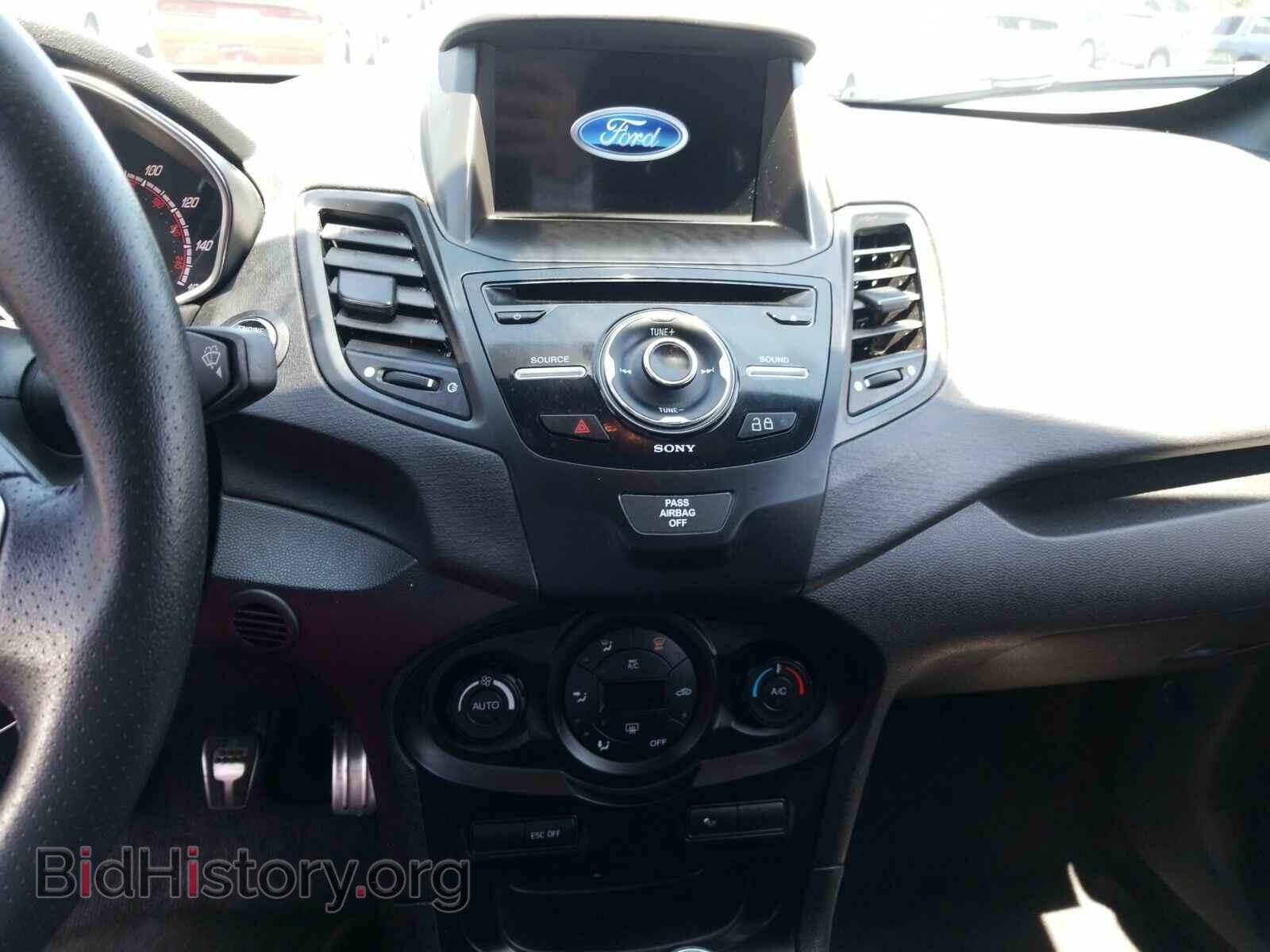 2017 Ford Fiesta - VIN: 3FADP4GX9HM122586 - Фото 4
