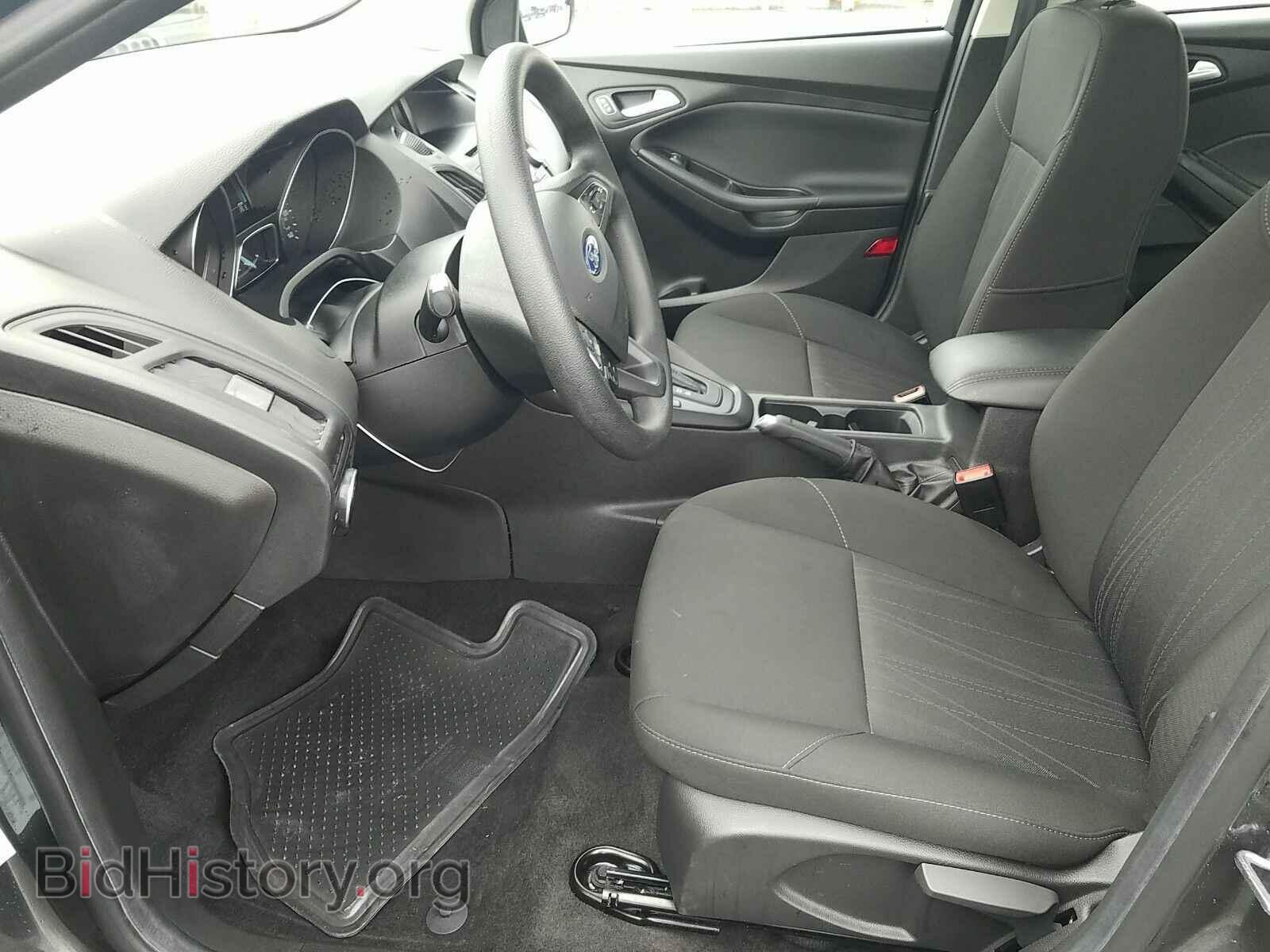 2017 Ford Focus - VIN: 1FADP3FE7HL299746 - Photo 3