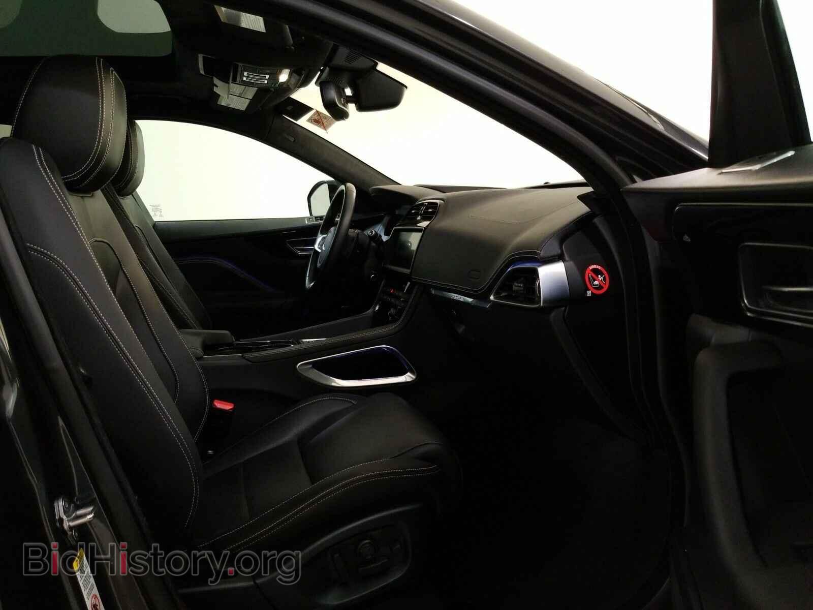 2017 Jaguar F-PACE - VIN: SADCL2BN1HA085823 - Фото 8