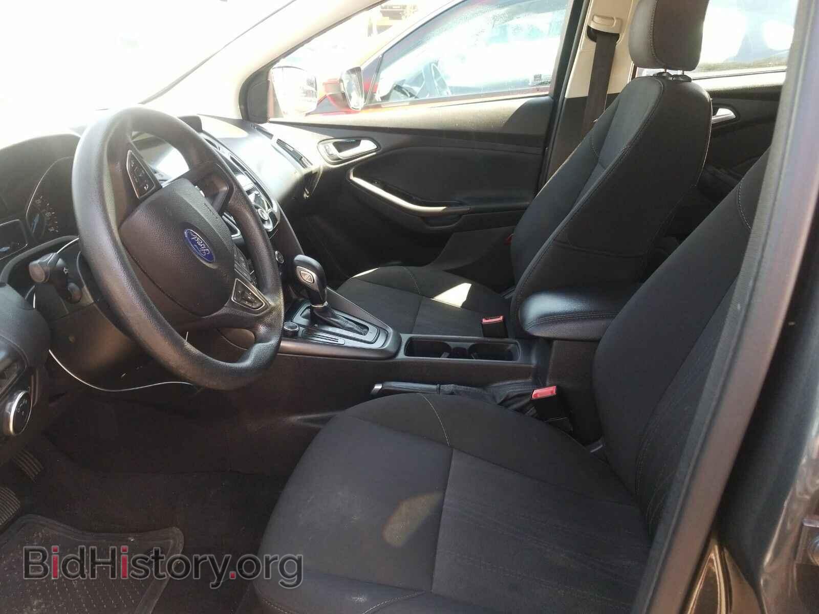 2017 Ford Focus - VIN: 1FADP3H22HL214749 - Photo 3