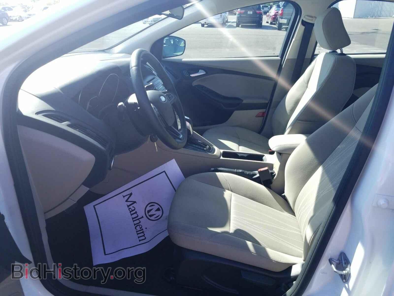 2016 Ford Focus - VIN: 1FADP3K2XGL287875 - Photo 3