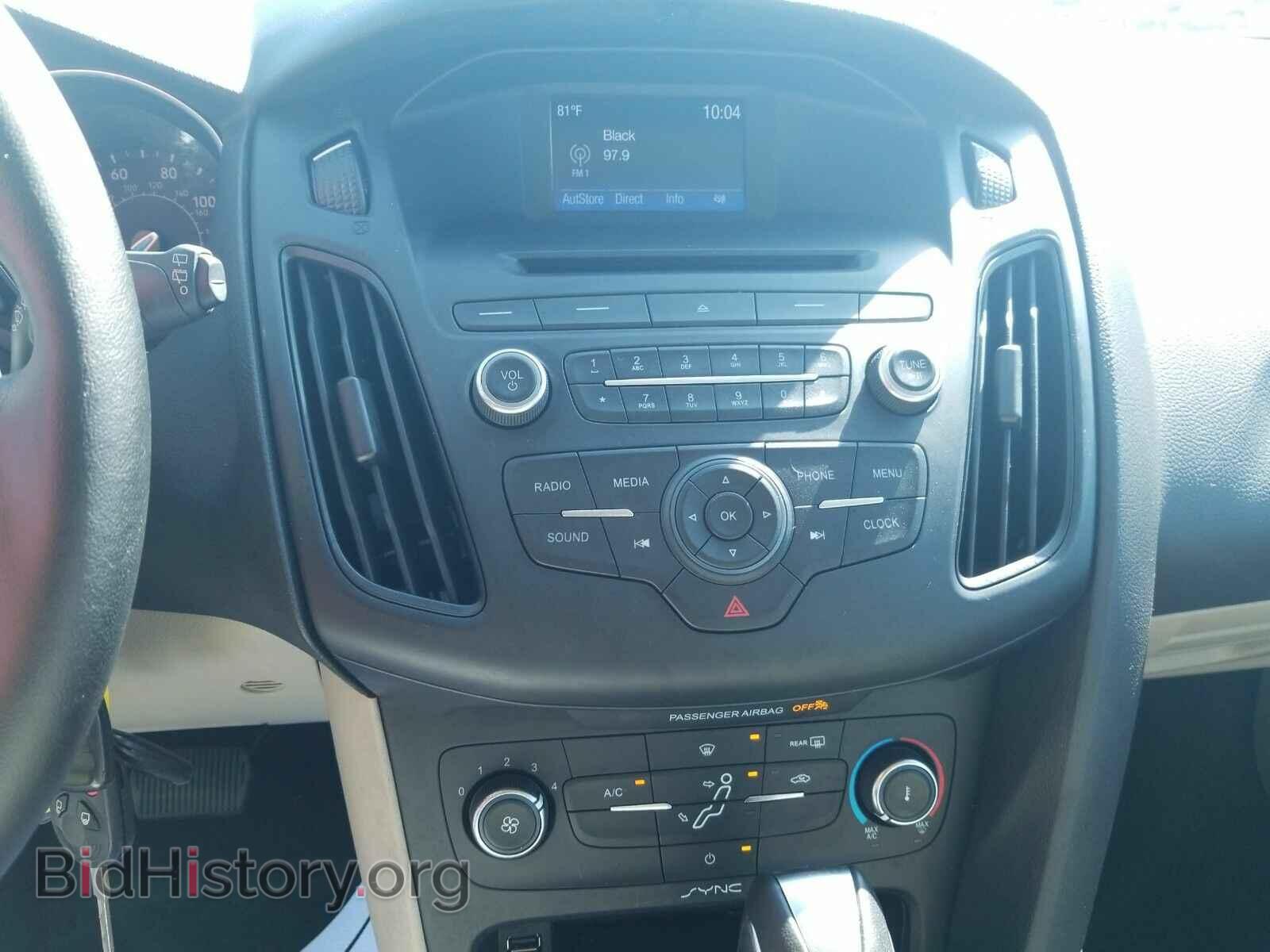 2016 Ford Focus - VIN: 1FADP3K2XGL287875 - Photo 4