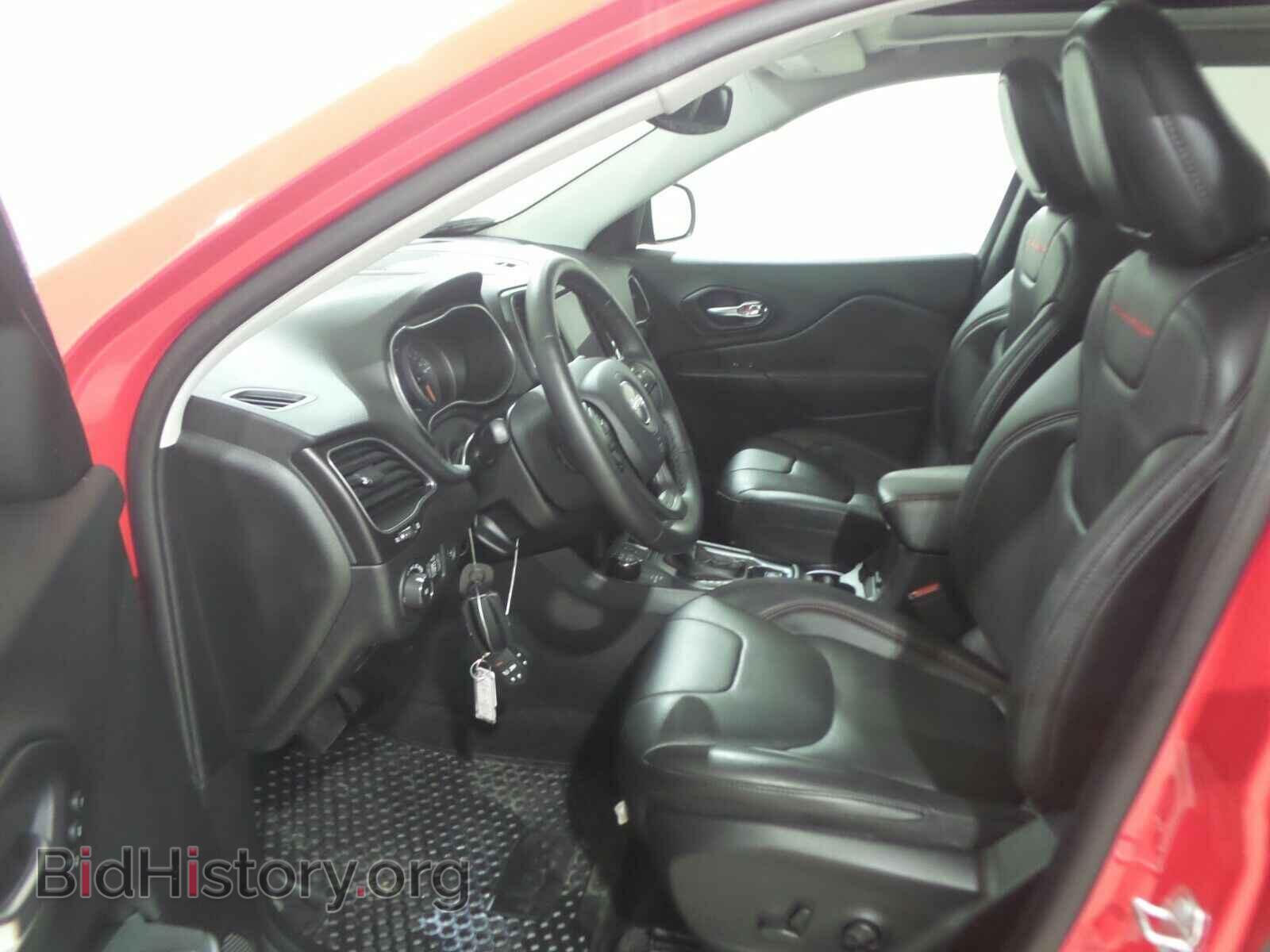 2019 Jeep Cherokee - VIN: 1C4PJMBX3KD210391 - Photo 7