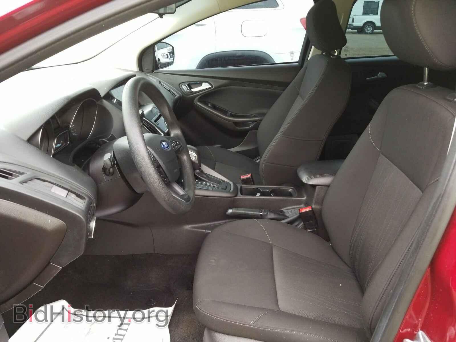 2017 Ford Focus - VIN: 1FADP3M22HL256523 - Фото 3