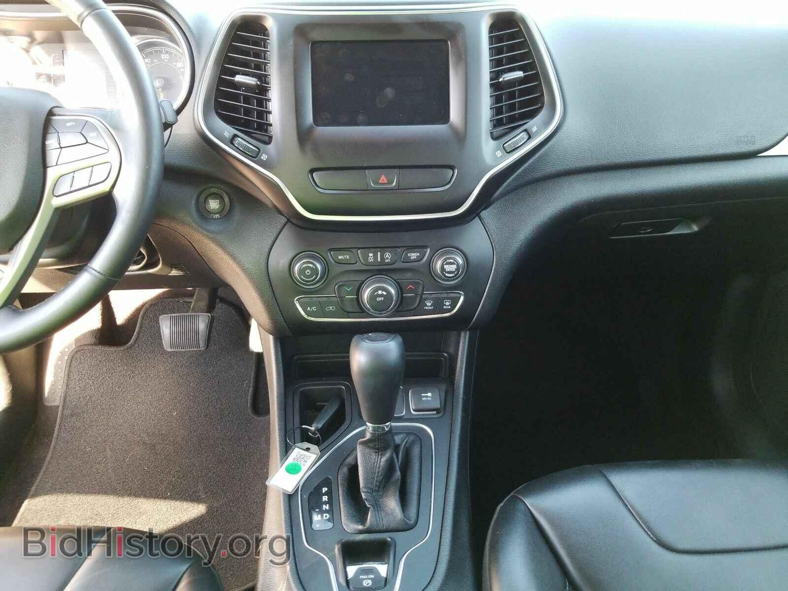 2019 Jeep Cherokee - VIN: 1C4PJLLB7KD184777 - Фото 4