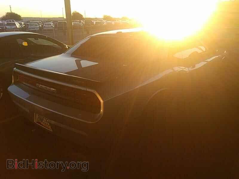 2009 Dodge Challenger - VIN: 2B3LJ74W69H537399 - Фото 2