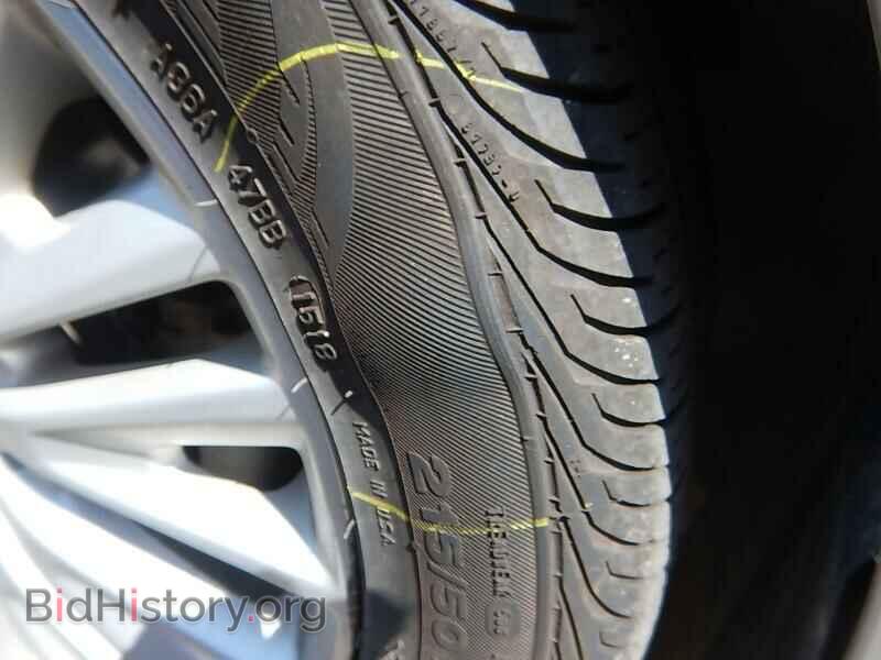 2018 Ford Focus - VIN: 1FADP3N29JL325874 - Фото 9