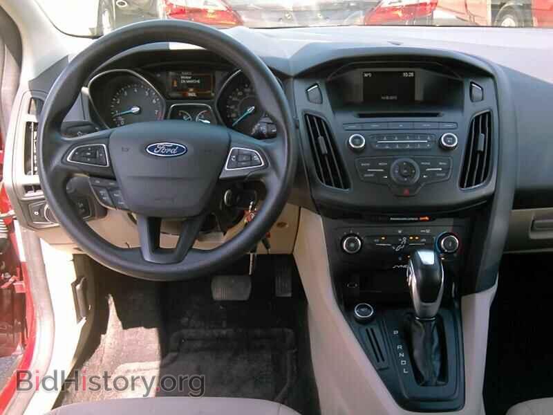 2015 Ford Focus - VIN: 1FADP3K21FL236036 - Photo 4